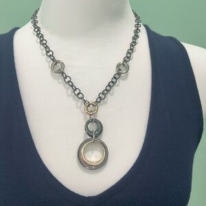 Elegant vintage Anne Klein two tone necklace.